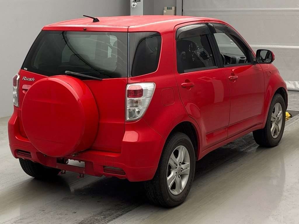 TOYOTA RUSH