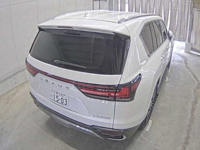 LEXUS LX600