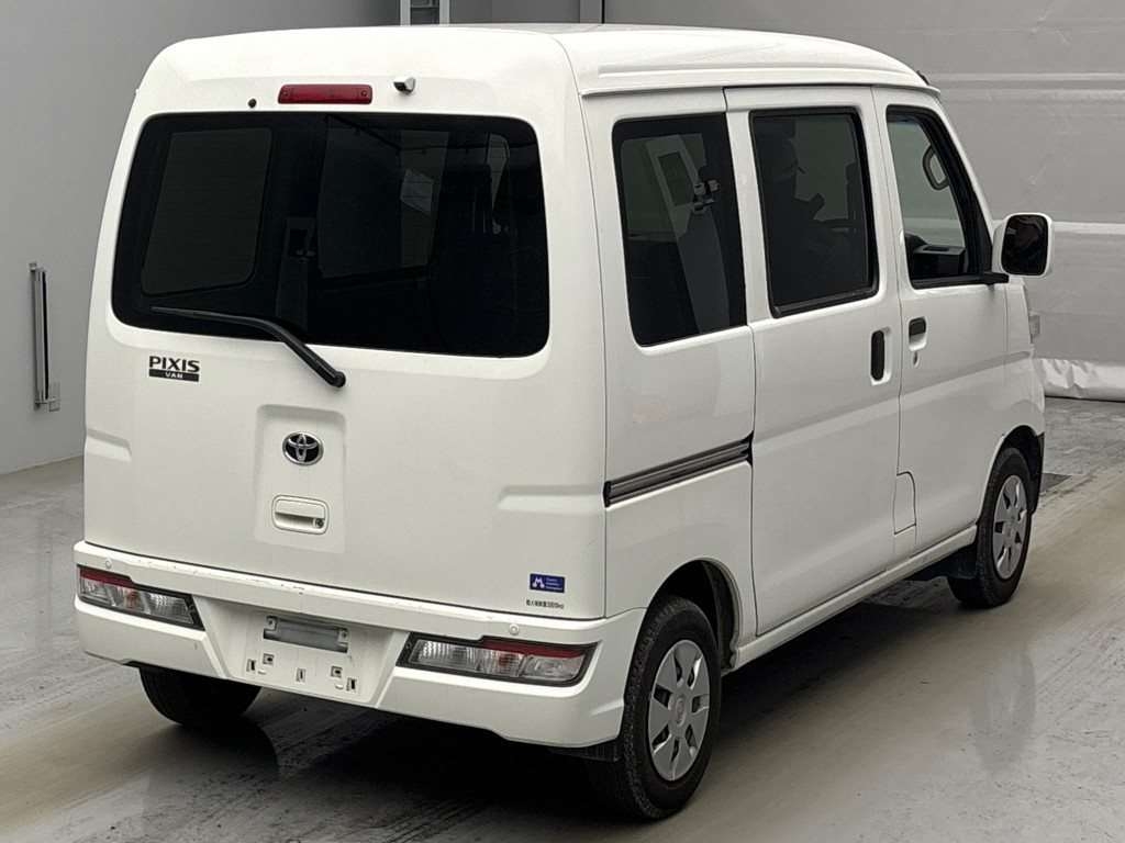 TOYOTA PIXIS VAN