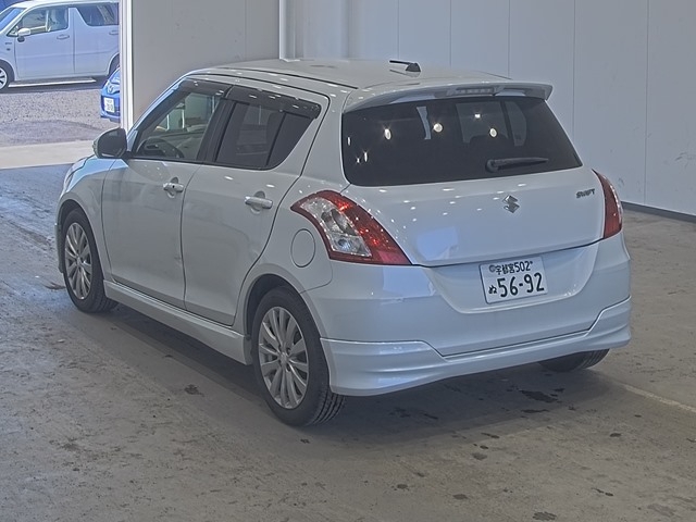 SUZUKI SWIFT