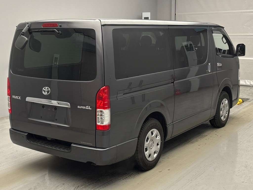 TOYOTA REGIUS ACE