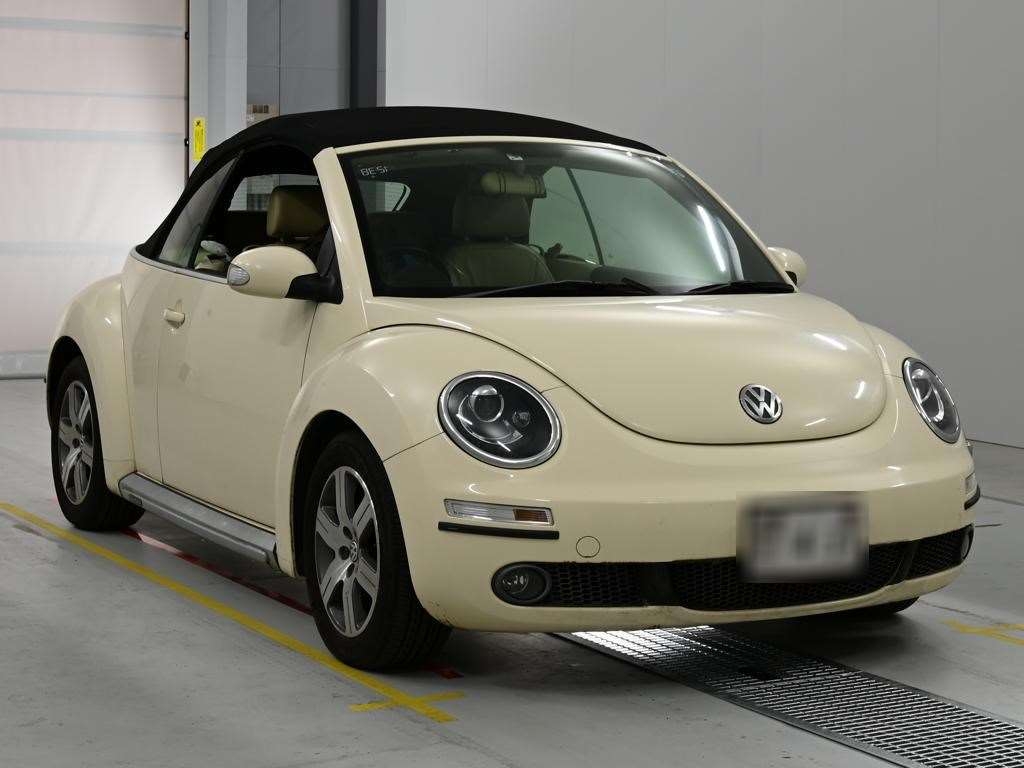 VOLKSWAGEN BEETLE