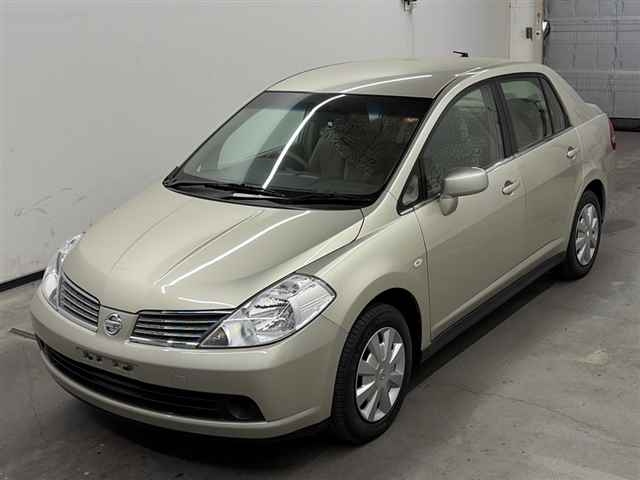 NISSAN TIIDA LATIO