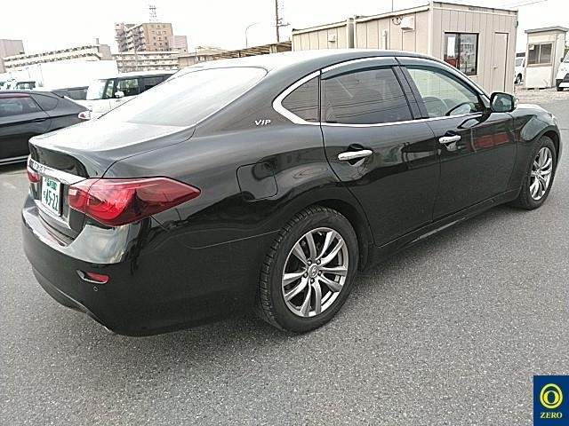 NISSAN FUGA