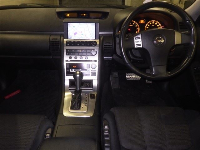 NISSAN SKYLINE