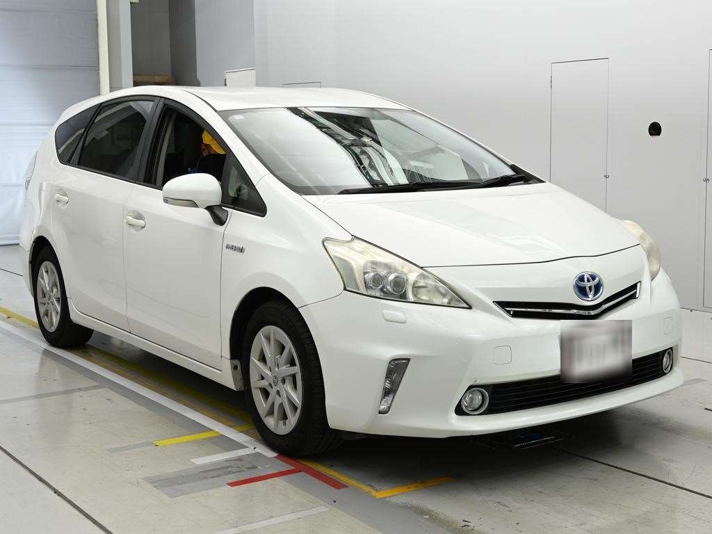 TOYOTA PRIUS ALPHA