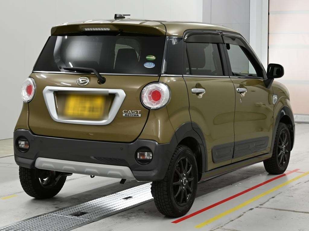 DAIHATSU CAST