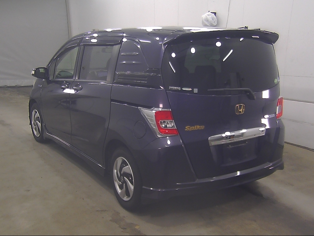 HONDA FREED SPIKE