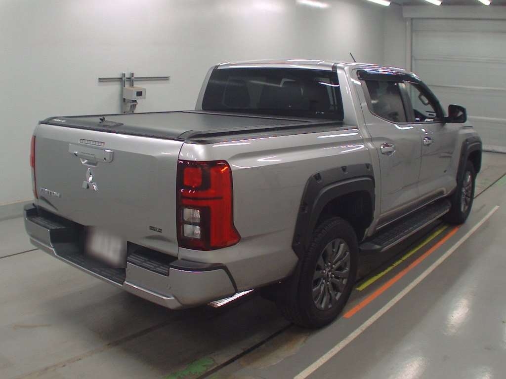 MITSUBISHI TRITON