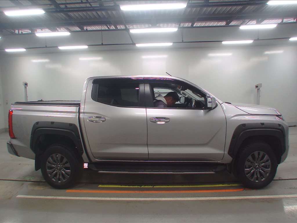 MITSUBISHI TRITON