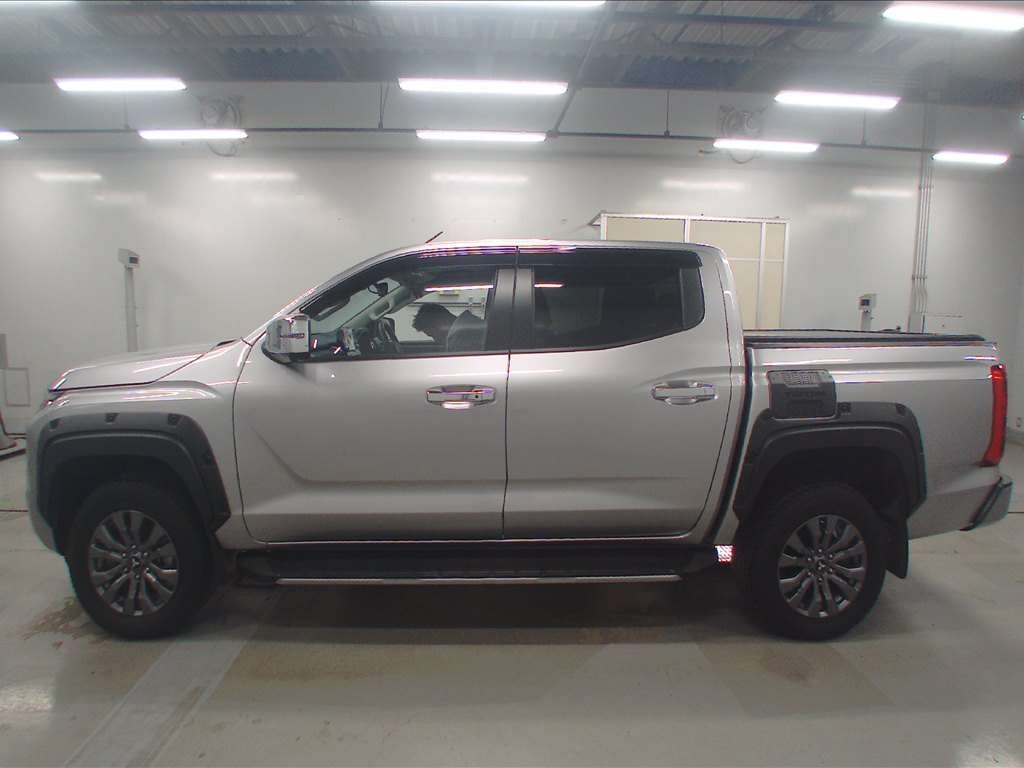 MITSUBISHI TRITON