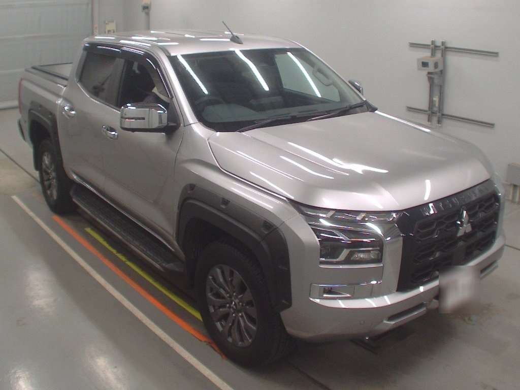 MITSUBISHI TRITON