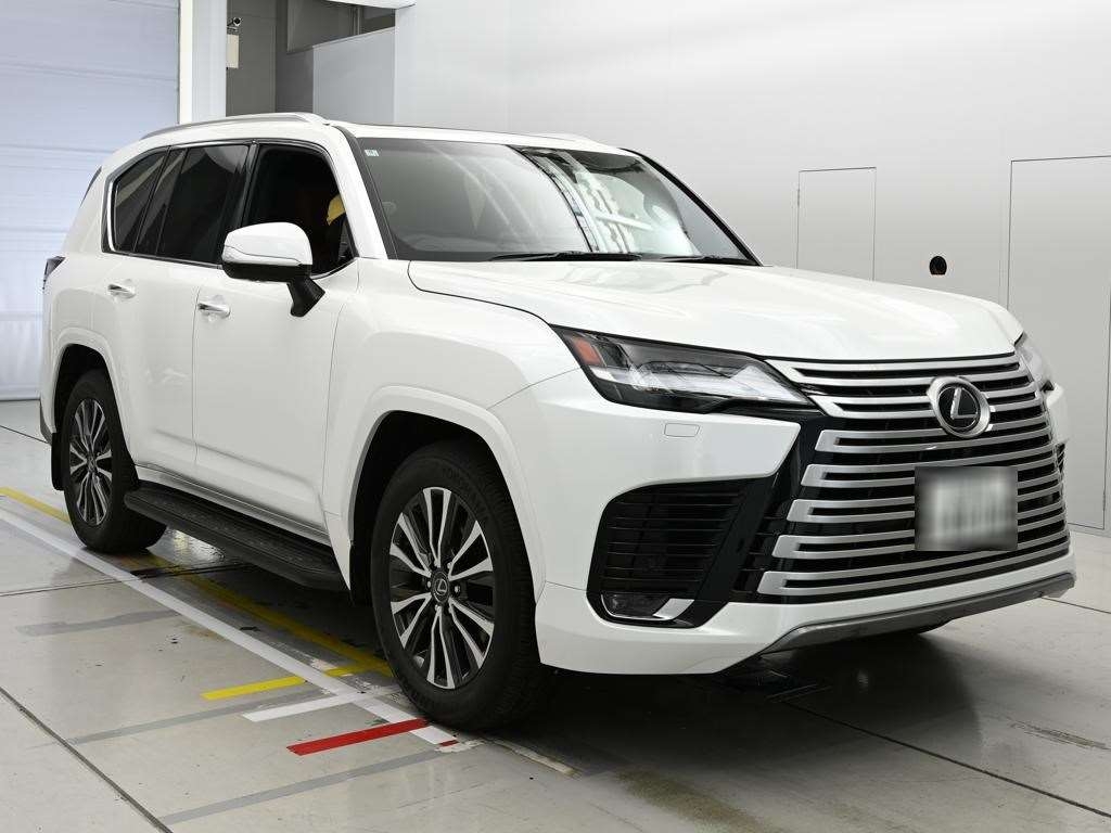 LEXUS LX600