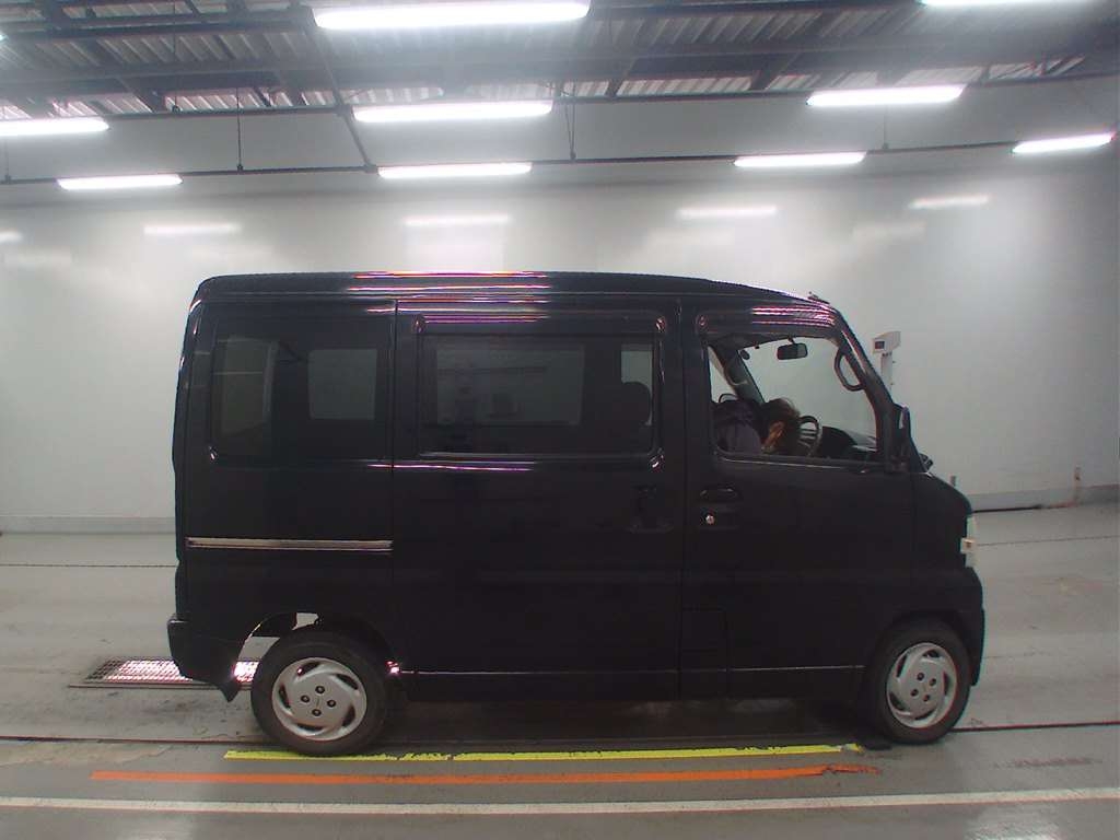 NISSAN CLIPPER