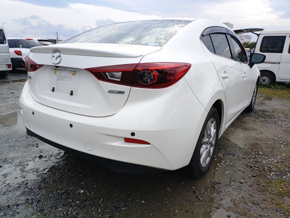 MAZDA AXELA