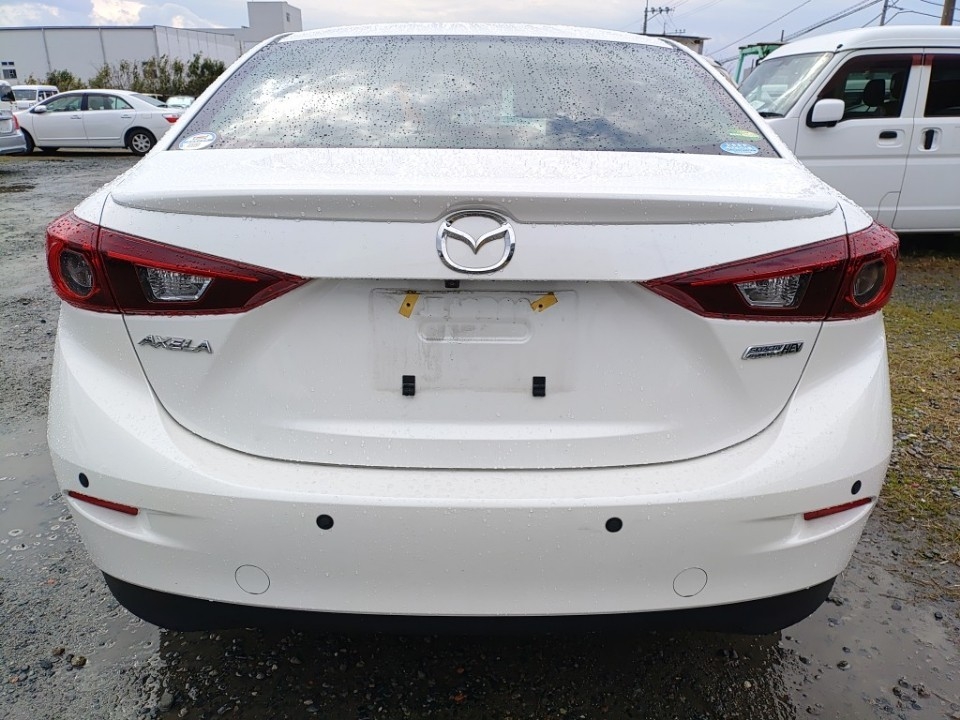 MAZDA AXELA