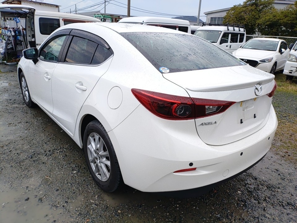 MAZDA AXELA