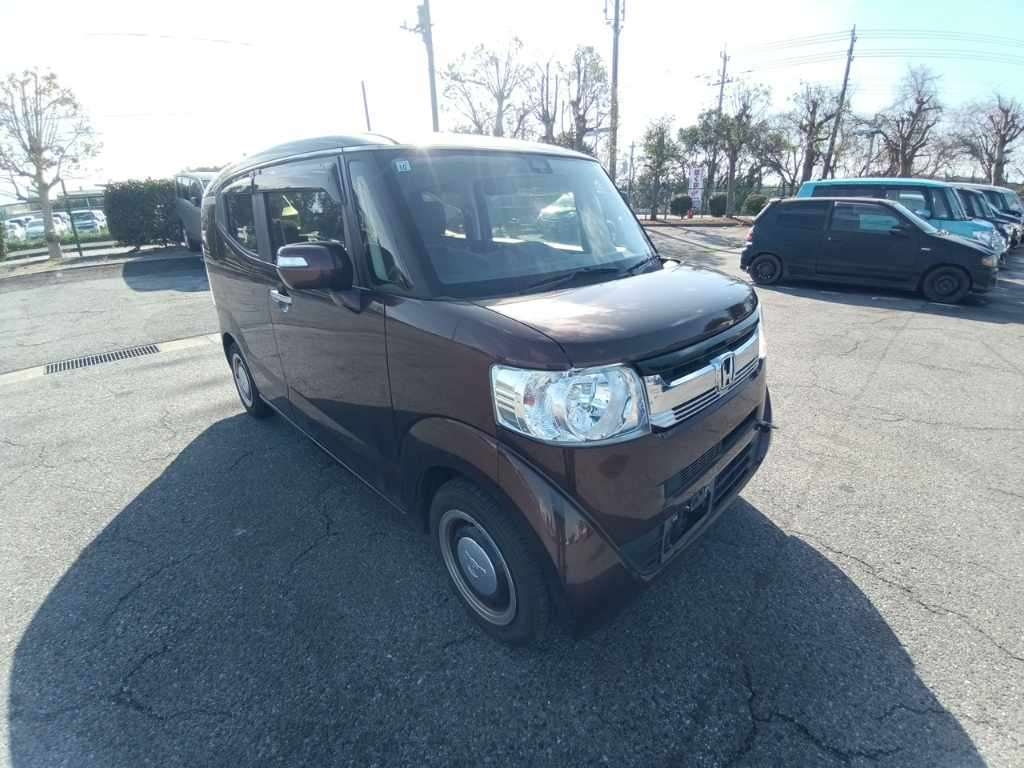 HONDA N-BOX SLASH