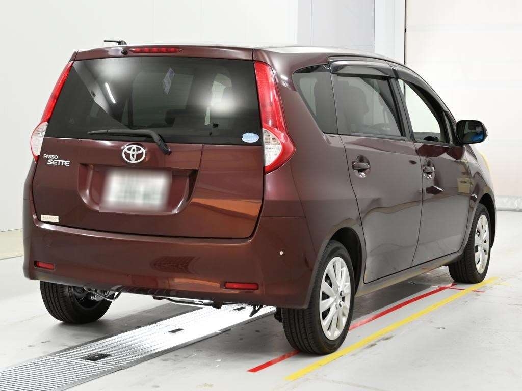TOYOTA PASSO SETTE