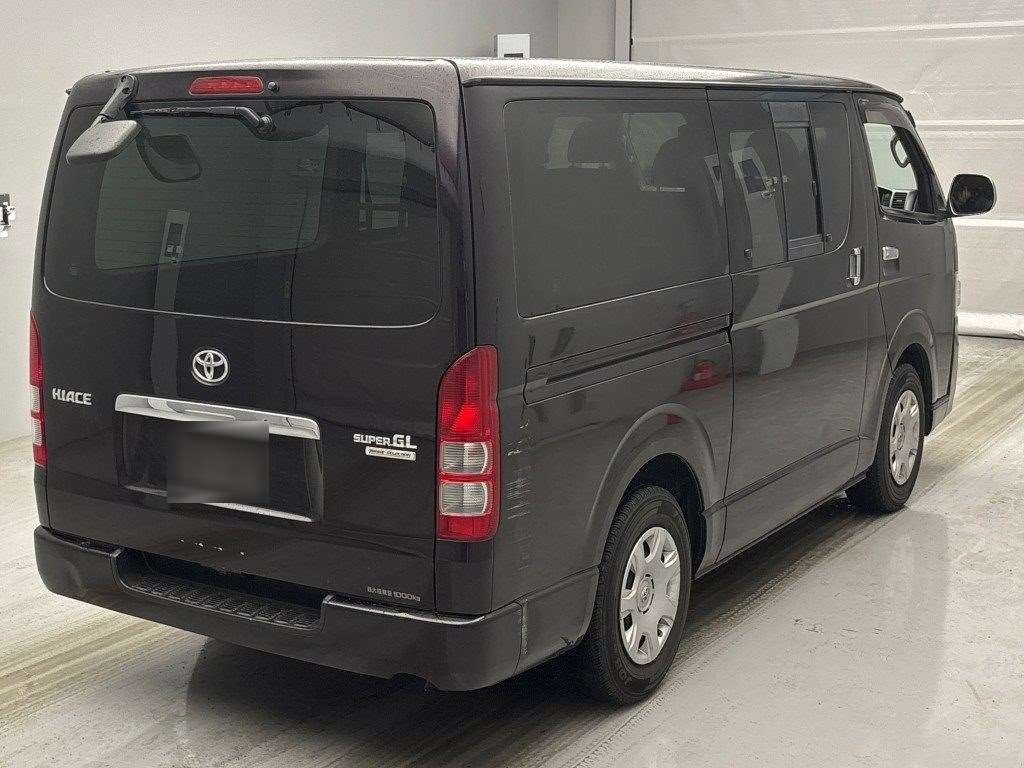 TOYOTA REGIUS ACE