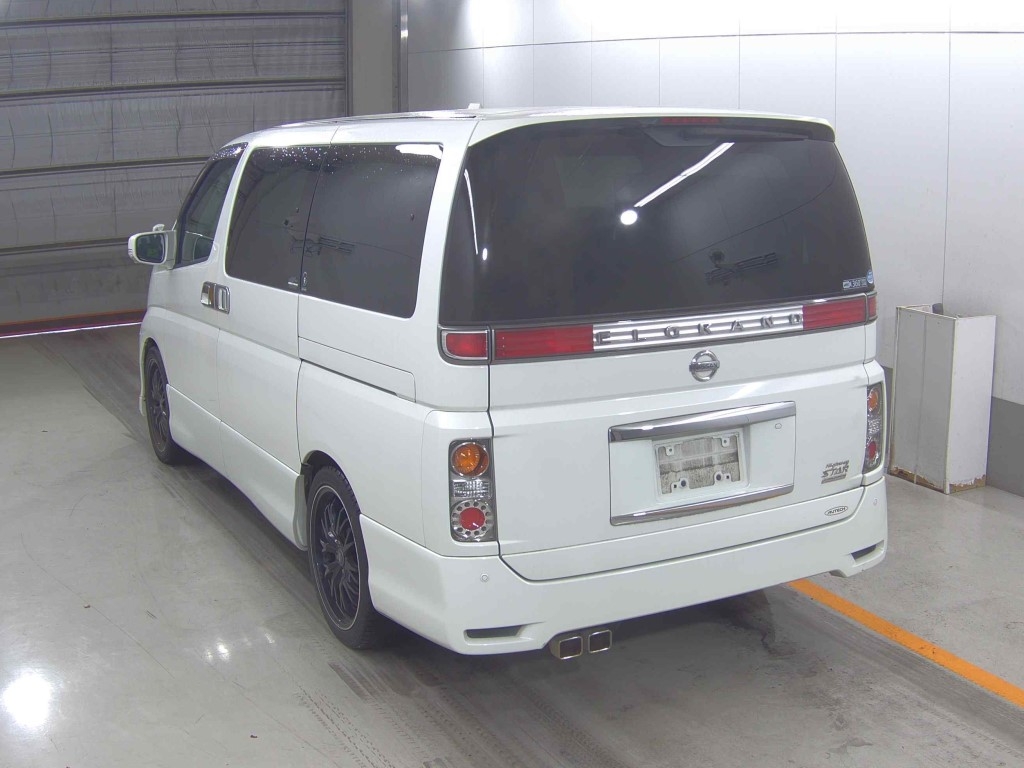 NISSAN ELGRAND
