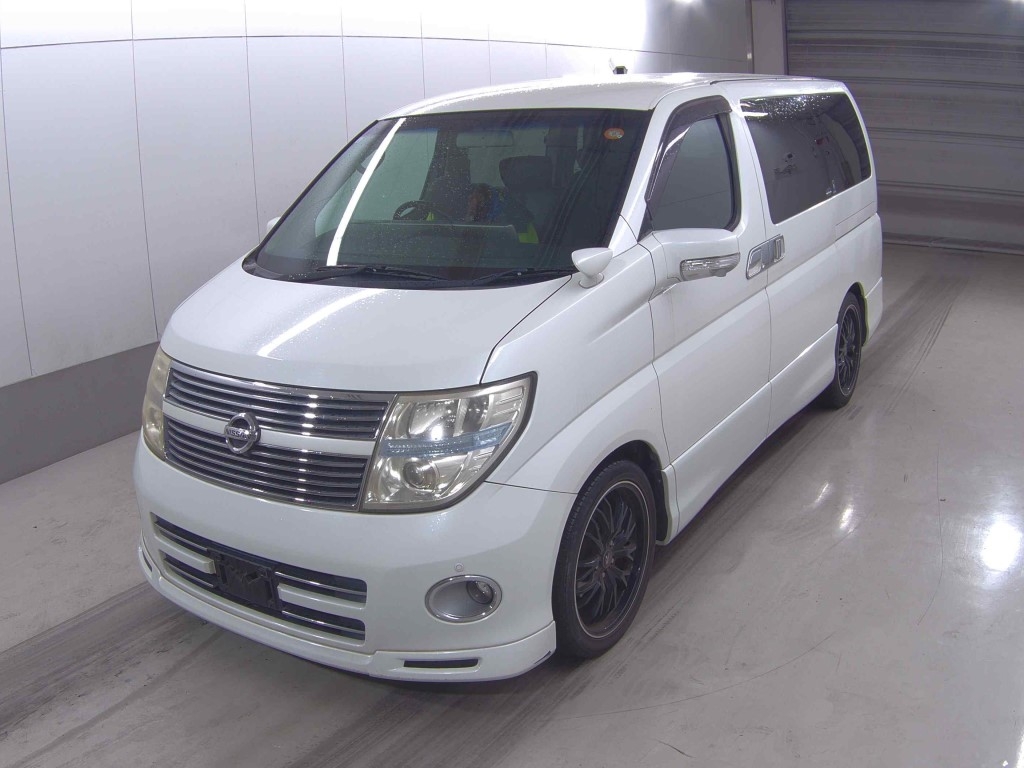 NISSAN ELGRAND
