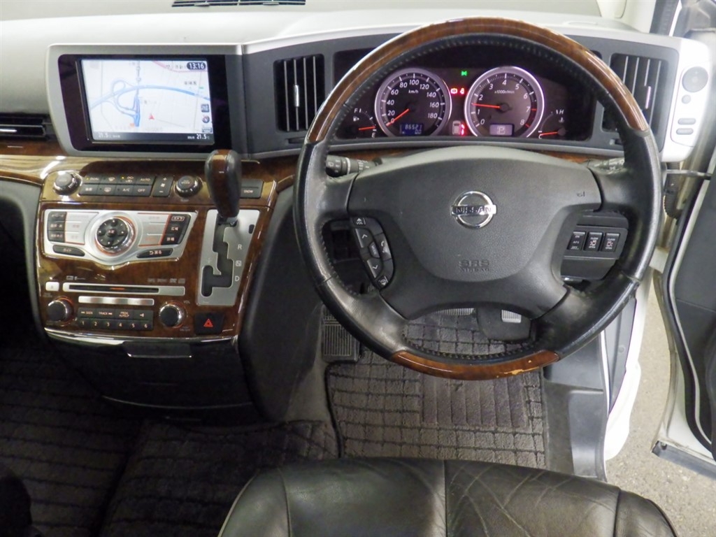 NISSAN ELGRAND