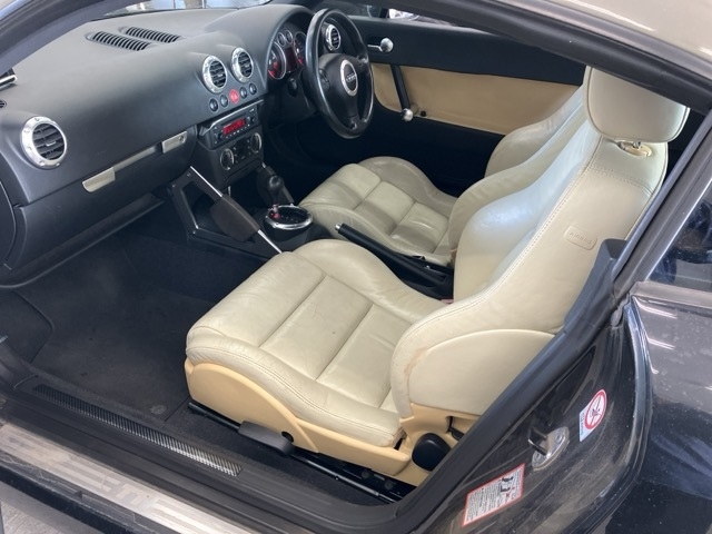 AUDI TT