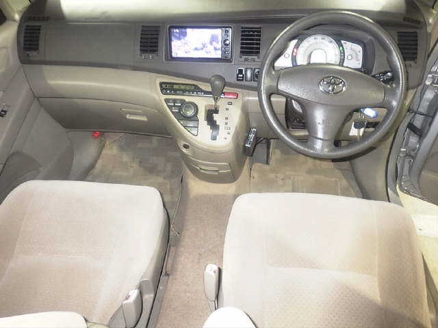 TOYOTA ISIS