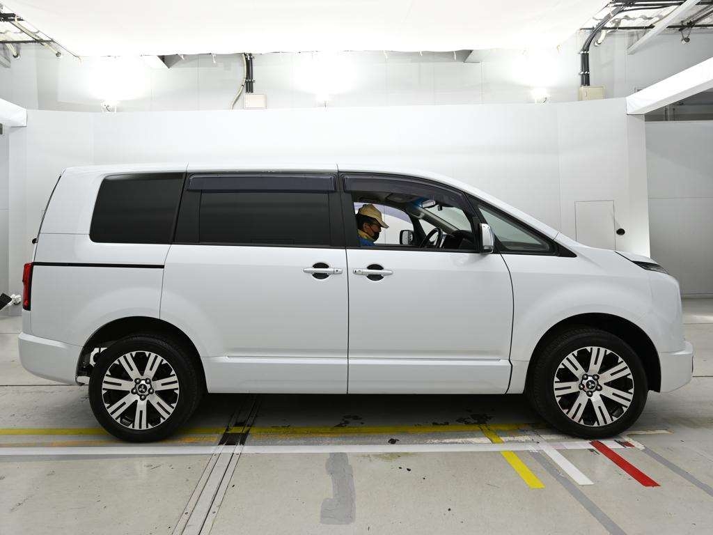 MITSUBISHI DELICA D:5