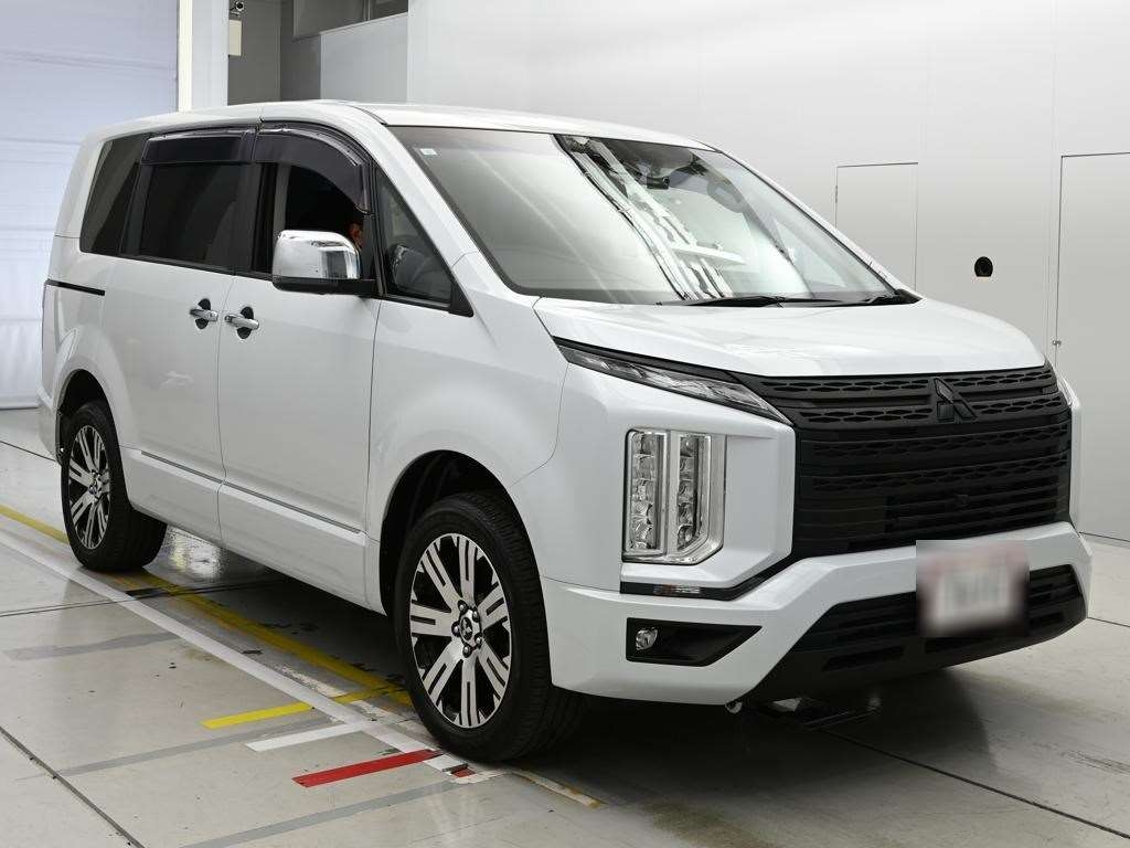 MITSUBISHI DELICA D:5