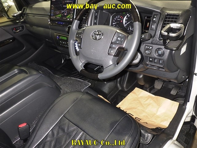 TOYOTA REGIUS ACE