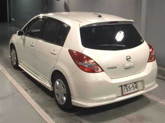 NISSAN TIIDA