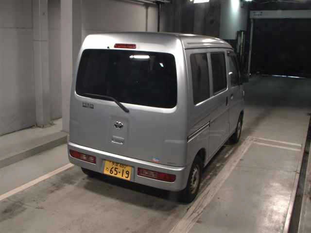 TOYOTA PIXIS VAN