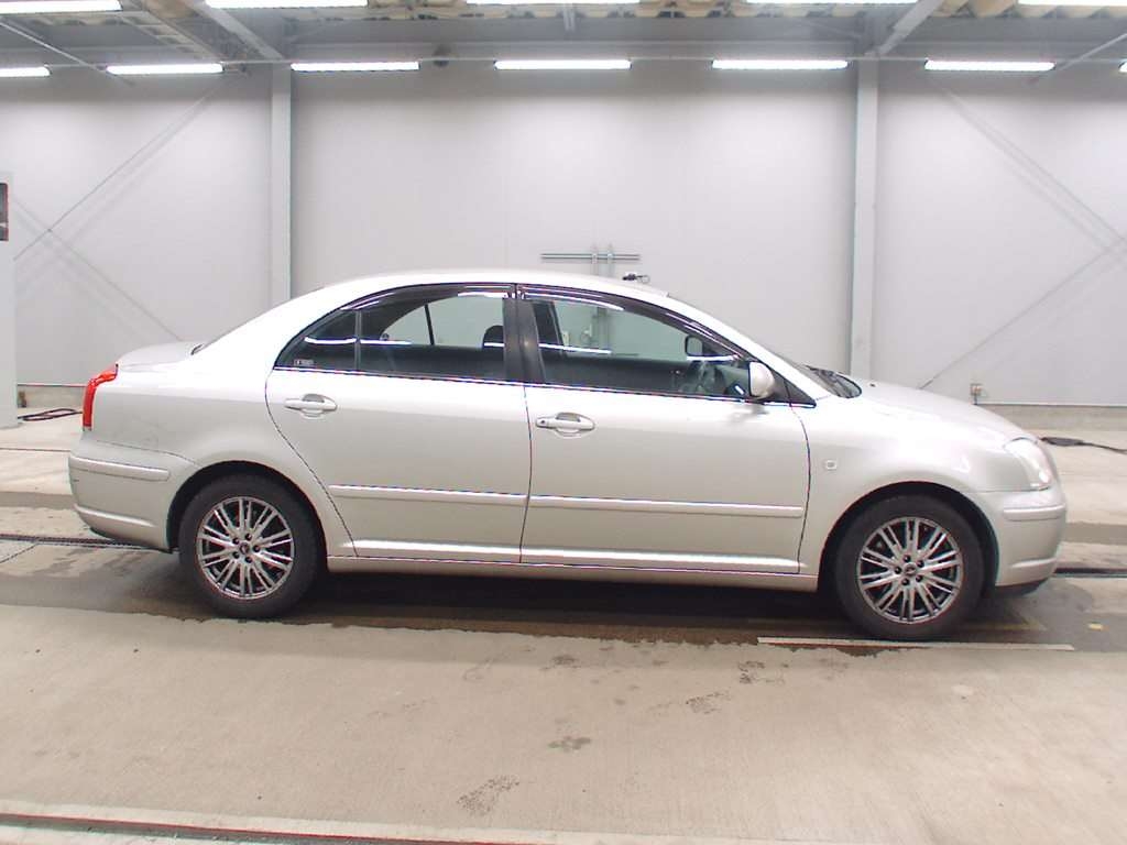 TOYOTA AVENSIS