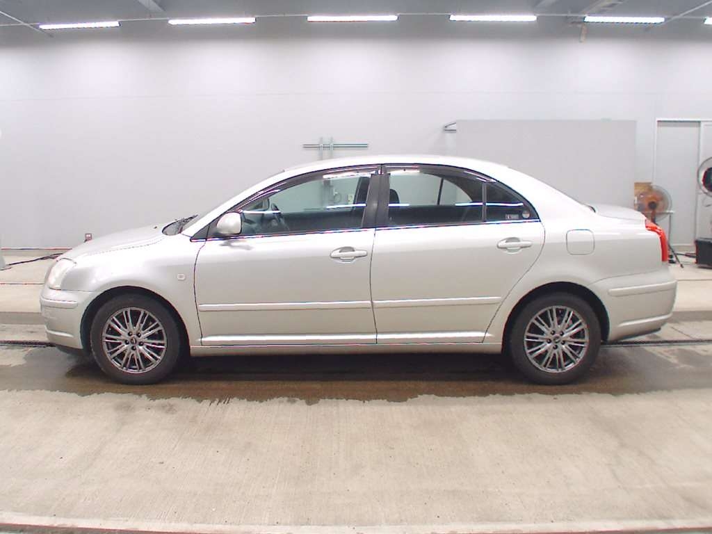 TOYOTA AVENSIS