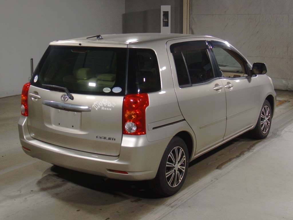 TOYOTA RAUM