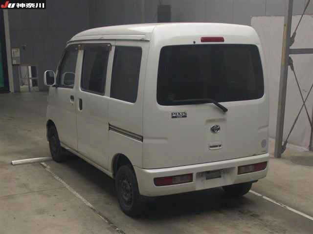 TOYOTA PIXIS VAN