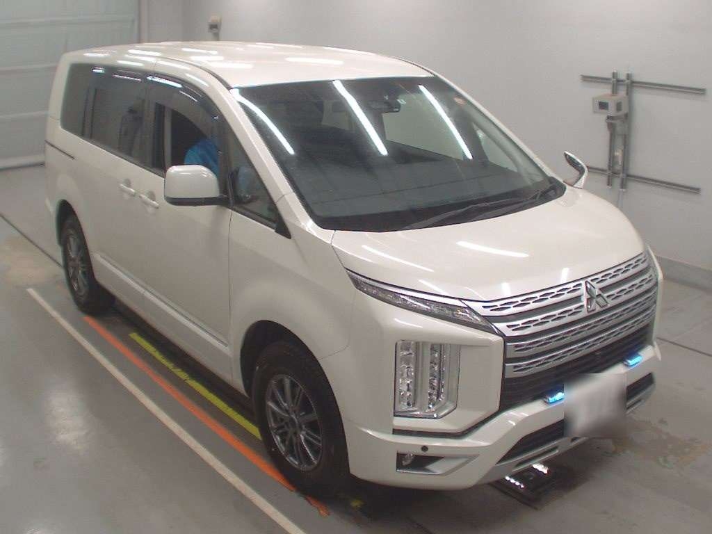 MITSUBISHI DELICA D:5