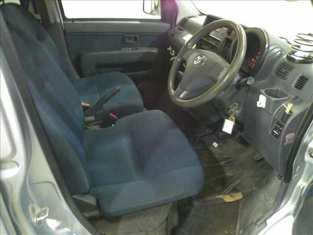 TOYOTA PIXIS VAN