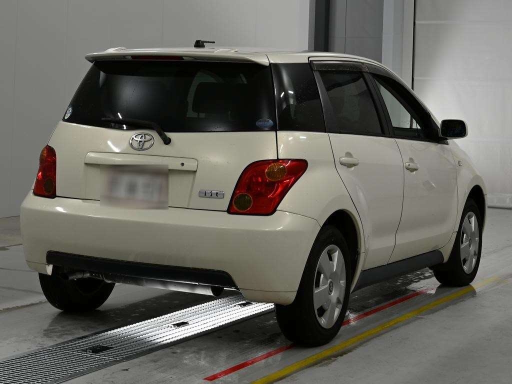 TOYOTA IST
