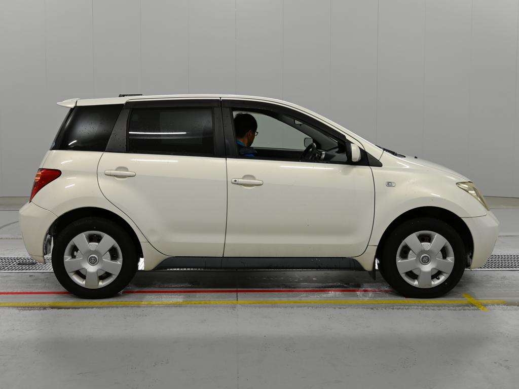 TOYOTA IST