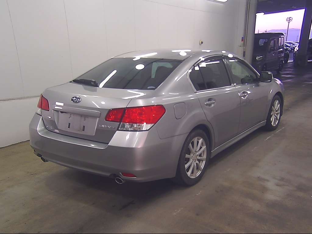 SUBARU LEGACY B4