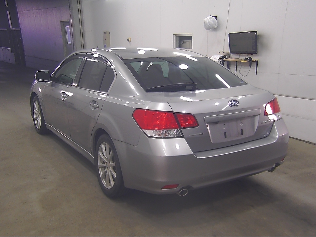SUBARU LEGACY B4