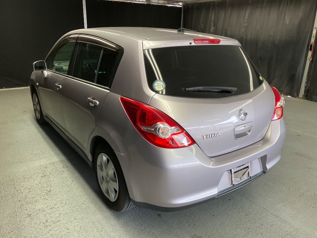 NISSAN TIIDA