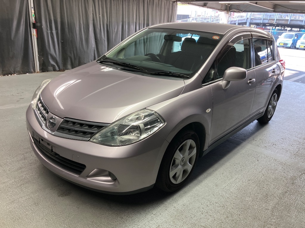 NISSAN TIIDA