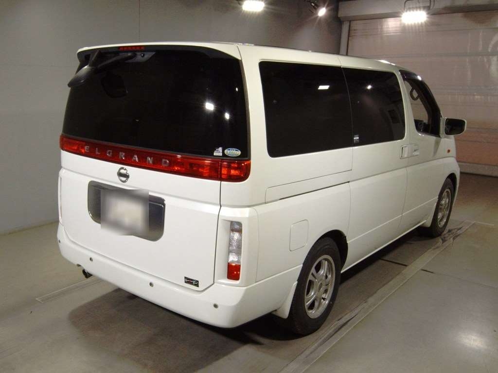NISSAN ELGRAND