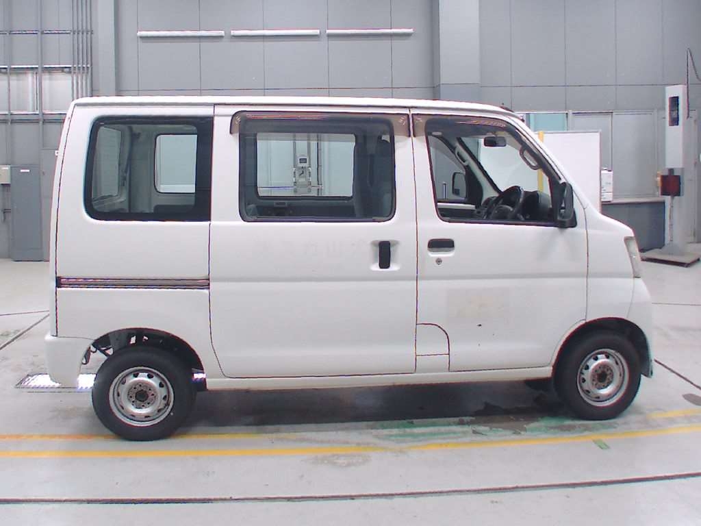 TOYOTA PIXIS VAN