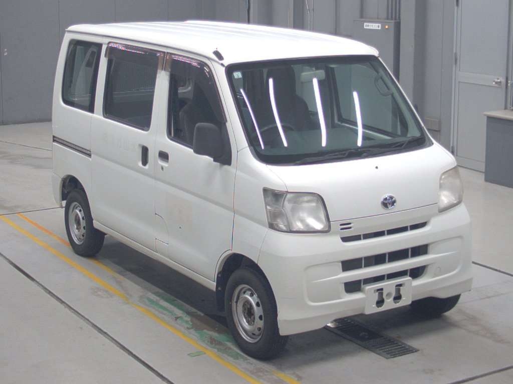 TOYOTA PIXIS VAN