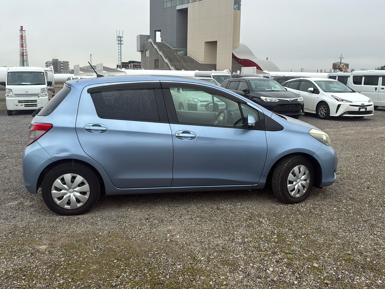 TOYOTA VITZ